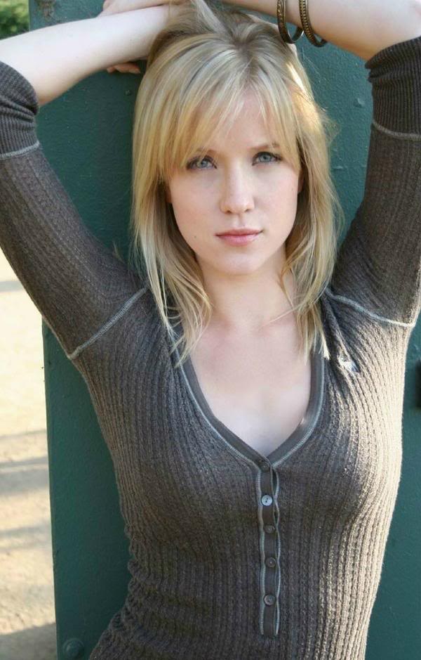 Jessy Schram Pictures Images