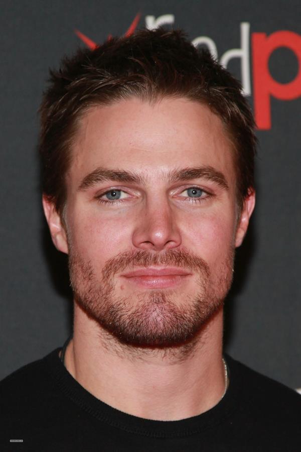 Stephen Amell