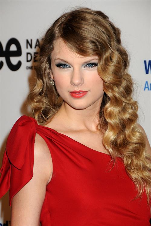 Taylor Swift 13th annual Unforgettable Evening benefiting Entertainment Industry Foundation held at Beverly Wilshire Four Seasons hotel on January 27, 2010 
