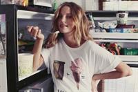 Pregnant Amanda Booth - At home - June 14, 2014  