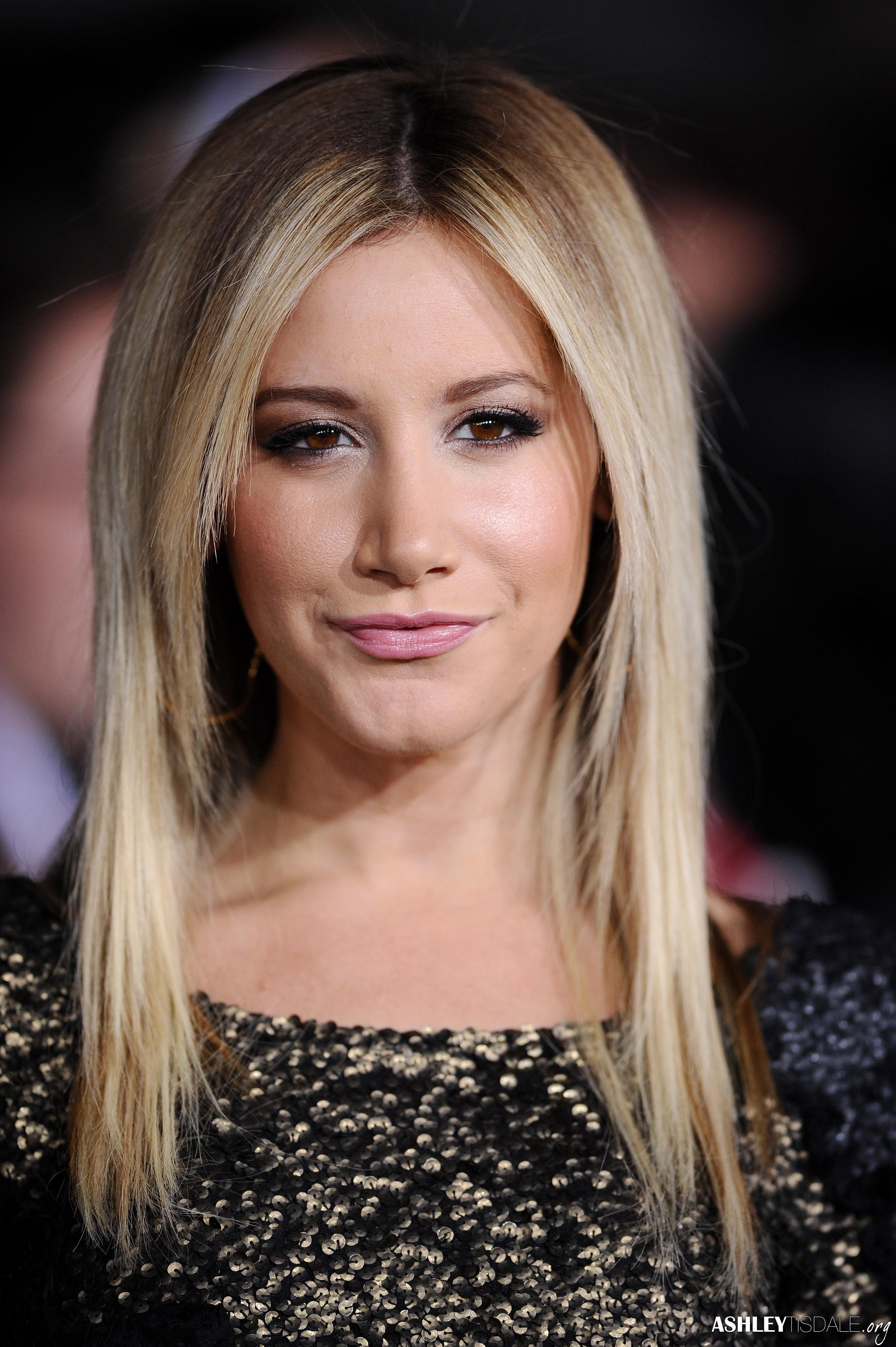 Ashley Tisdale video Breaking Dawn 2 premiere in LA 11/12/12 