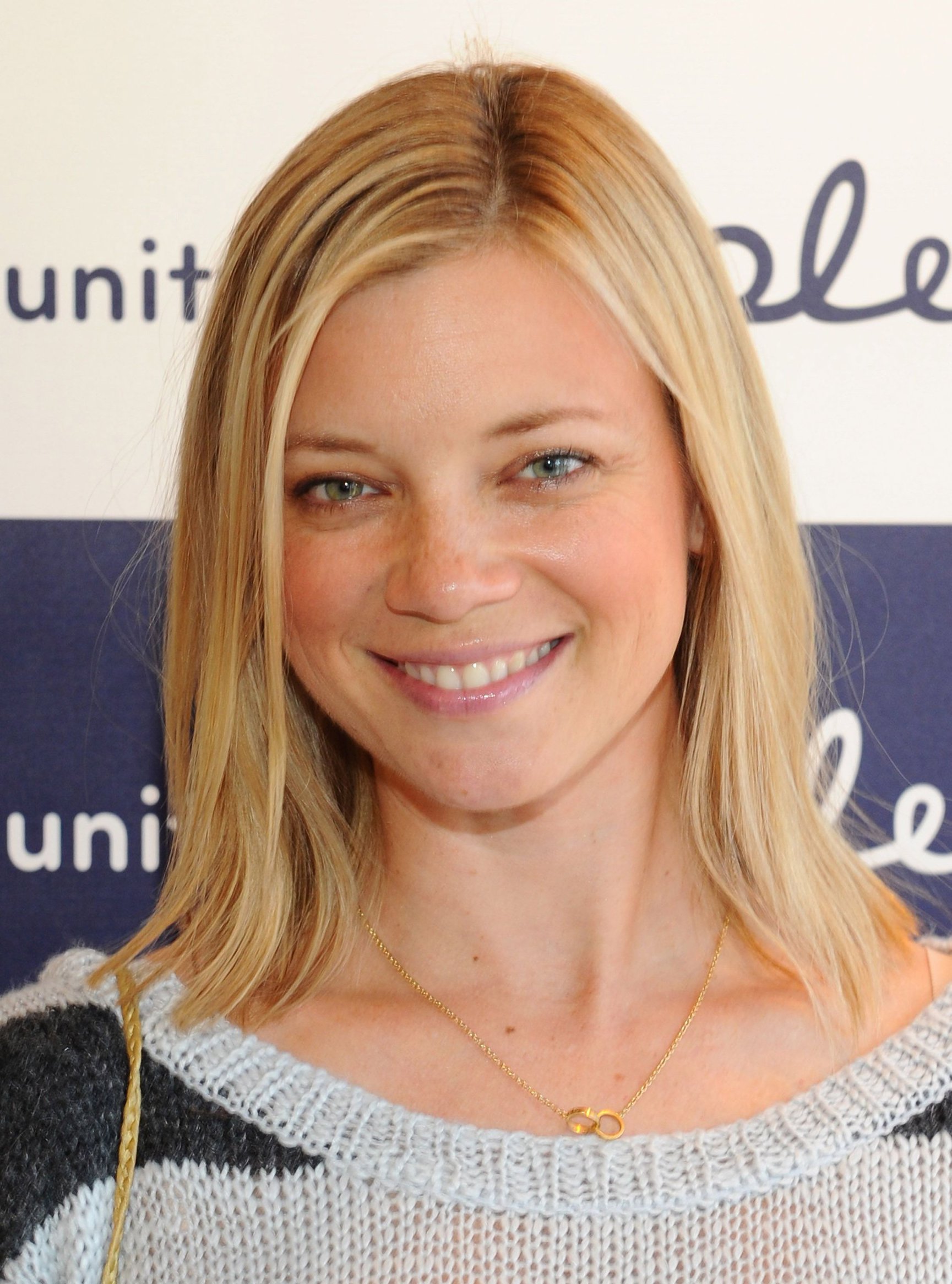 Amy Smart Pictures Amy Smart, Ali Larter and Jessica Alba at the Splendid store opening with crafting community and baby2baby 04.12.11