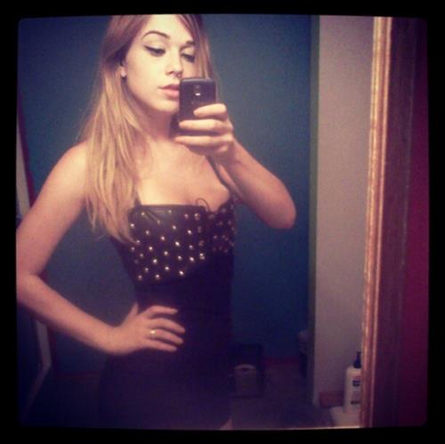 Alaina Fox taking a selfie