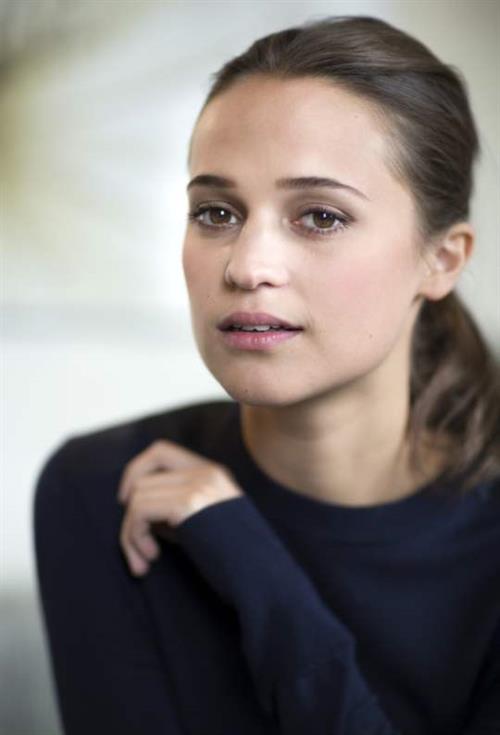 Alicia Vikander