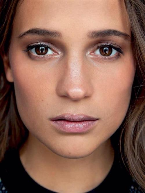 Alicia Vikander
