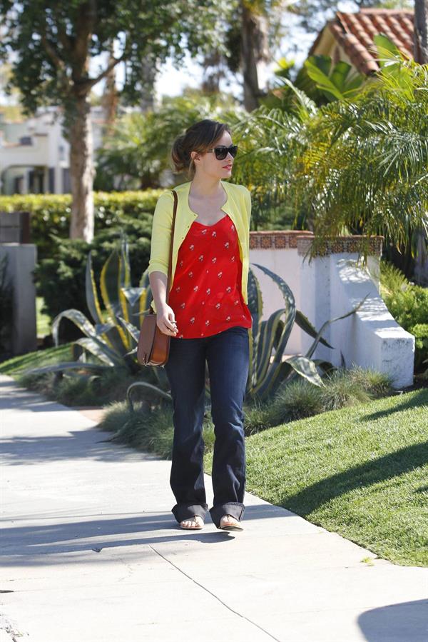 Olivia Wilde out in santa monica 030312 