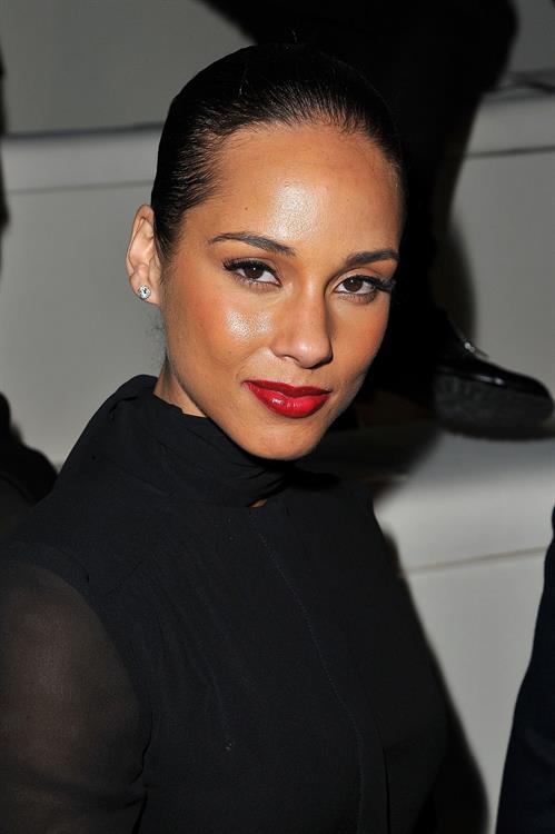 Alicia Keys attends Chanel Ready to Wear Fall Winter 2012 and Fashion House presentation on March 6, 2012
