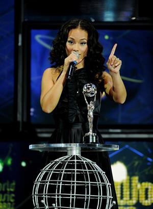 Alicia Keys performing at the World Music Awards 