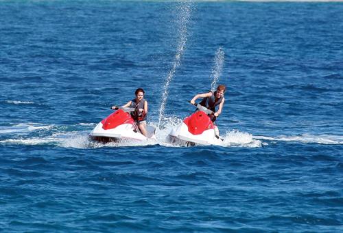 Selena Gomez on vacation in Mexico on December 7, 2011