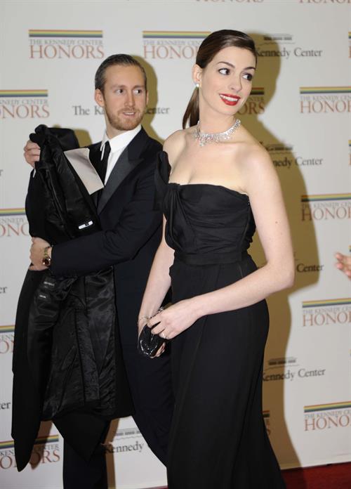 Anne Hathaway Pictures Anne Hathaway enters Kennedy Center for rehearsals on December 3, 2011