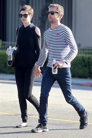 Anne Hathaway shopping in Los Angeles on June 22, 2012