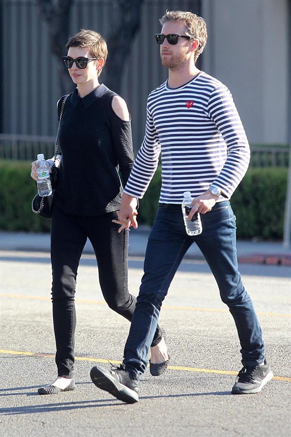 Anne Hathaway shopping in Los Angeles on June 22, 2012