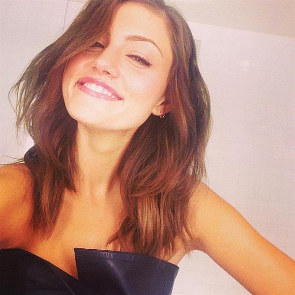 Phoebe Tonkin