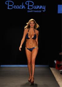 Kate Upton Bikini Pictures Kate Upton in a bikini