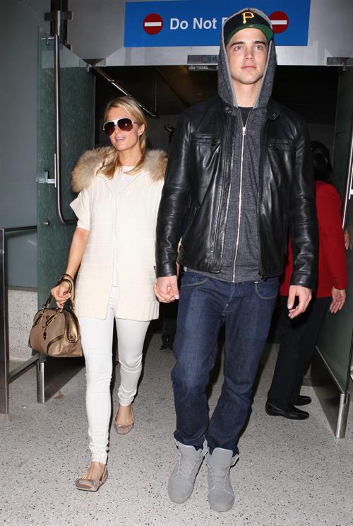 Paris Hilton arrives at Los Angeles International Airport (02.02.2013) 