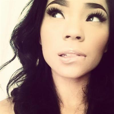 Stephanie George taking a selfie