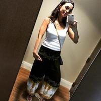 Eliza Dushku taking a selfie