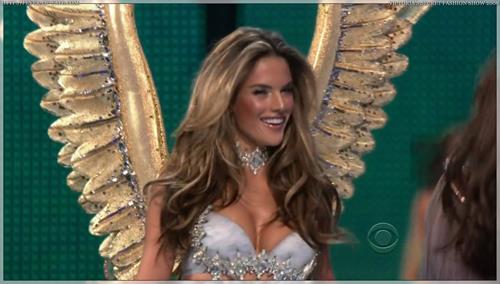 Alessandra Ambrosio in lingerie