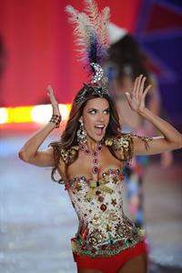 Alessandra Ambrosio in lingerie