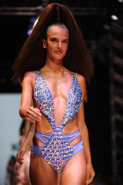 Alessandra Ambrosio in lingerie