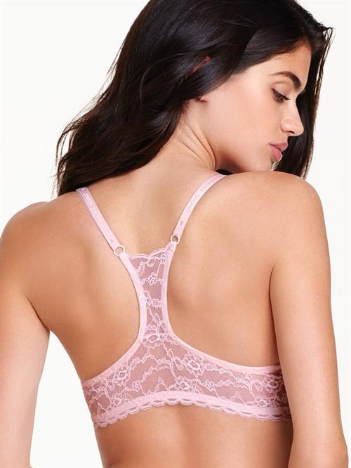 Sara Sampaio in lingerie