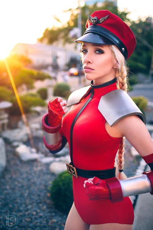 Lyz Brickley - Bison Cammy Cosplay