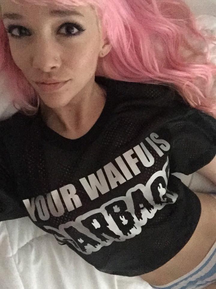 Lyz Brickley taking a selfie