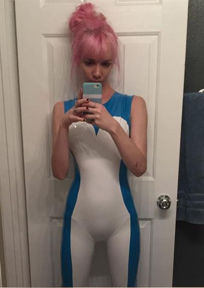 Lyz Brickley taking a selfie