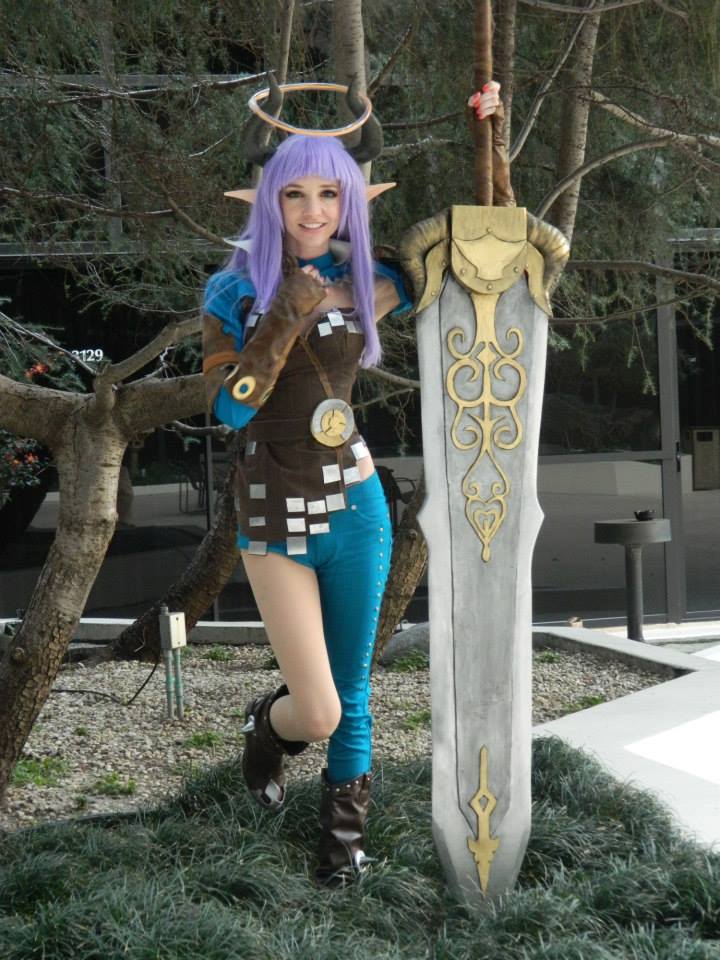 Lyz Brickley - Castanic Slayer Cosplay