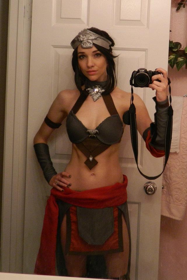 Lyz Brickley taking a selfie