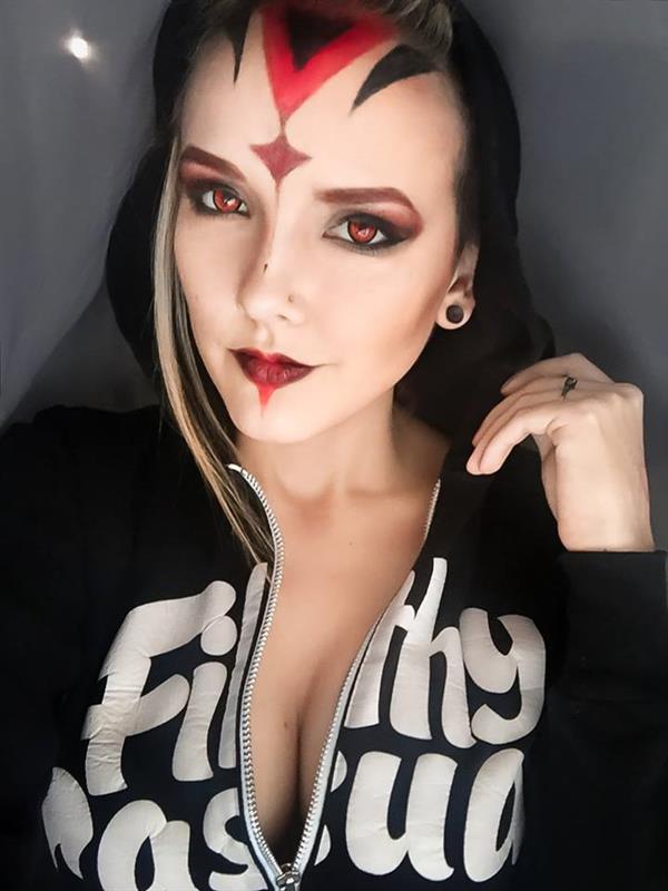 Darshelle Stevens taking a selfie