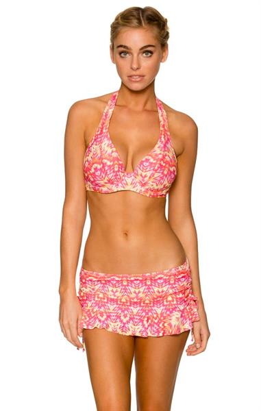 Elizabeth Turner in a bikini