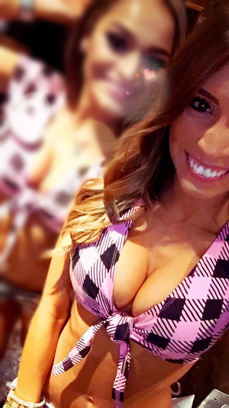 Amber Herst taking a selfie