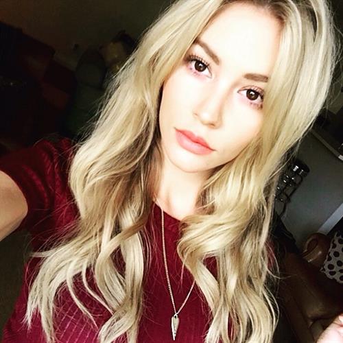 Bryana Holly taking a selfie