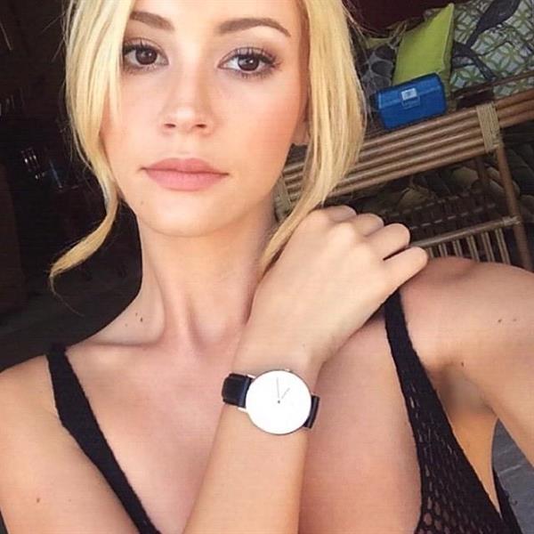 Bryana Holly taking a selfie