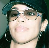 Aaliyah taking a selfie