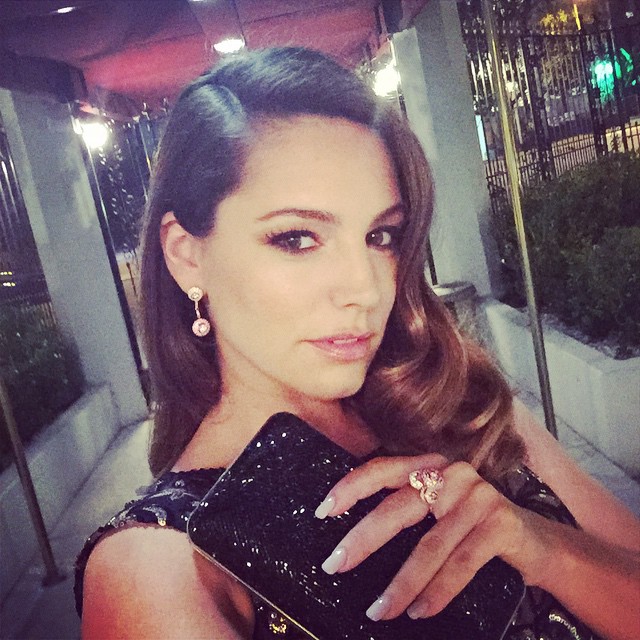 Kelly Brook taking a selfie