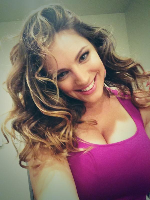 Kelly Brook taking a selfie