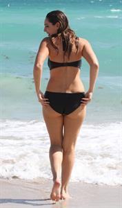 Kelly Brook in a bikini - ass