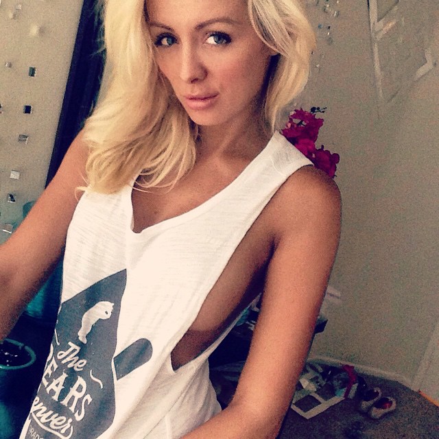 Annelise Marie taking a selfie