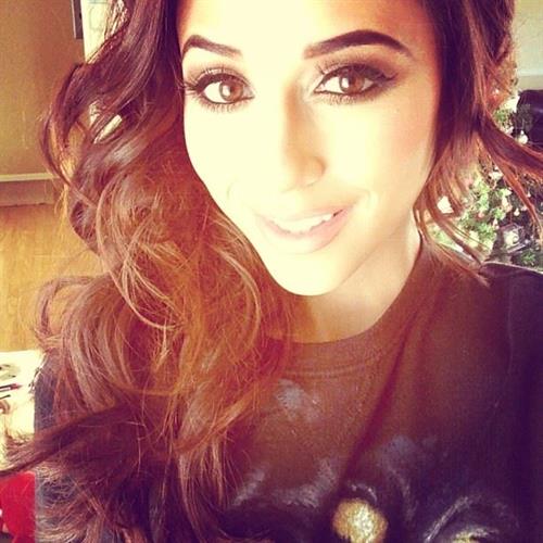 Tianna Gregory taking a selfie