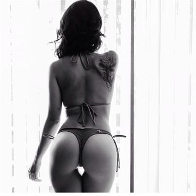 Tianna Gregory in a bikini - ass