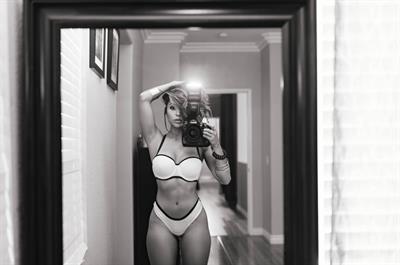 Tianna Gregory taking a selfie