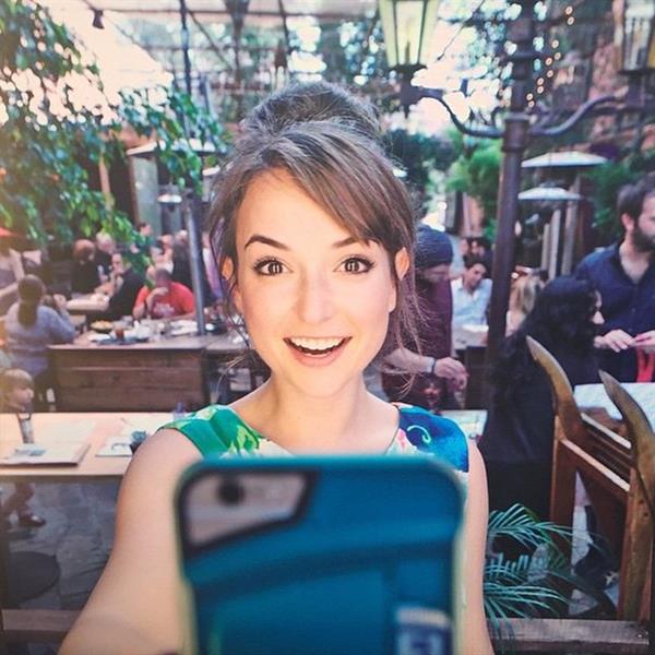 Milana Vayntrub