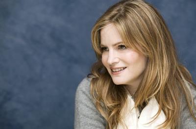 Jennifer Jason Leigh