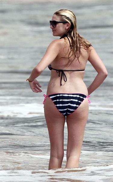 Stephanie Pratt in a bikini - ass
