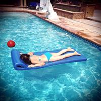 Ariel Winter in a bikini - ass