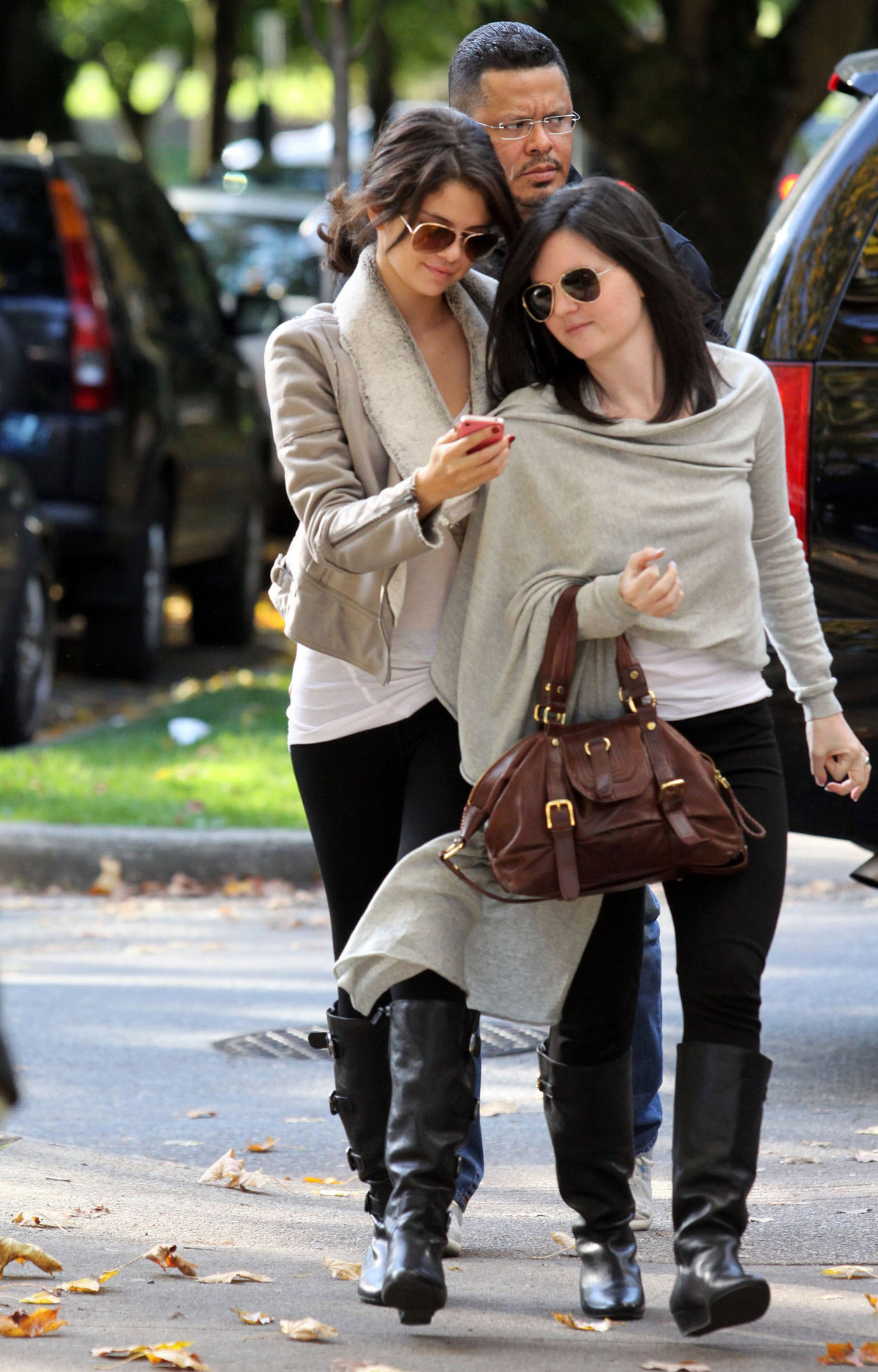 Selena Gomez gets her hair done at Blo in Vancouver on October 14, 2011