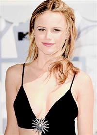 Halston Sage Pictures Halston Sage