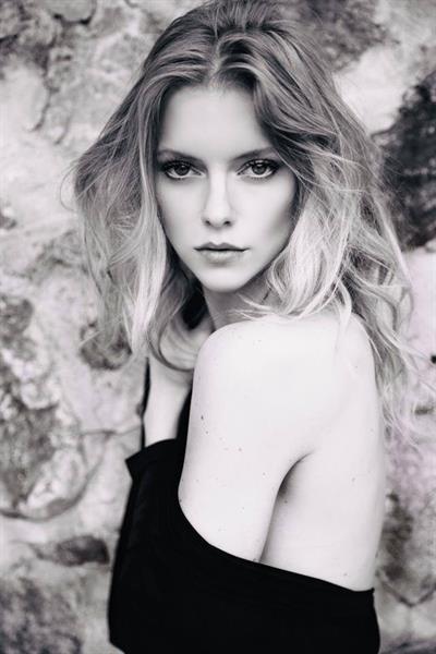 Elle Evans